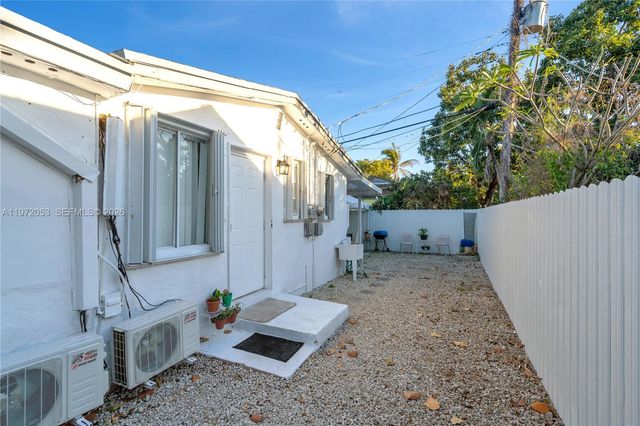 1064 NW 103rd St, Miami, FL 33150