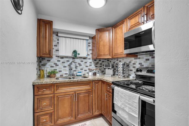 1064 NW 103rd St, Miami, FL 33150