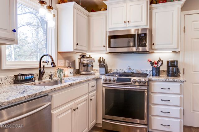 315 E 33rd Street, Joplin, MO 64804