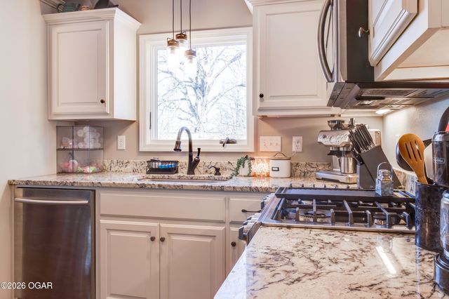 315 E 33rd Street, Joplin, MO 64804