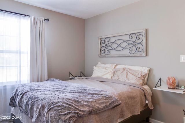 315 E 33rd Street, Joplin, MO 64804