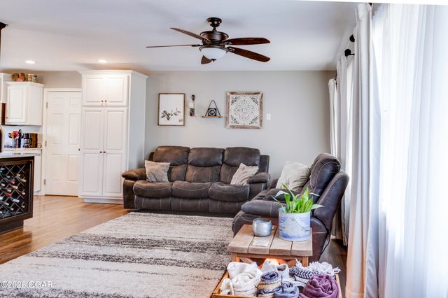 315 E 33rd Street, Joplin, MO 64804