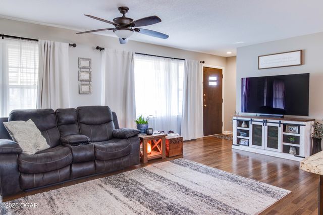 315 E 33rd Street, Joplin, MO 64804