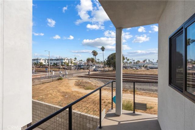 215 Oceanside Blvd 5, Oceanside, CA 92054