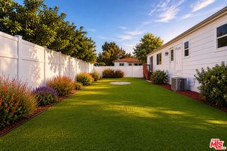 6033 Fallbrook Avenue, Woodland Hills, CA 91367