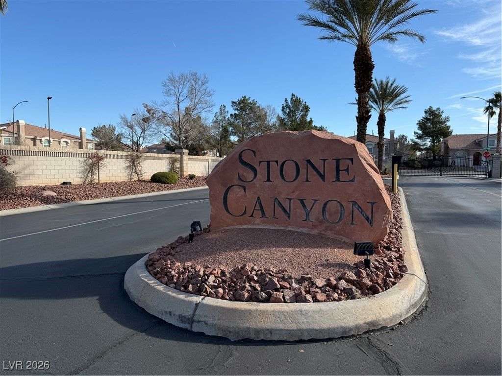 Image 3 of property listing at 10195 Tree Bark Street, Las Vegas, NV 89183