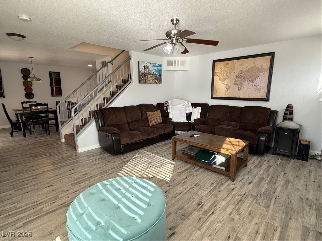 Image 6 of property listing at 10195 Tree Bark Street, Las Vegas, NV 89183