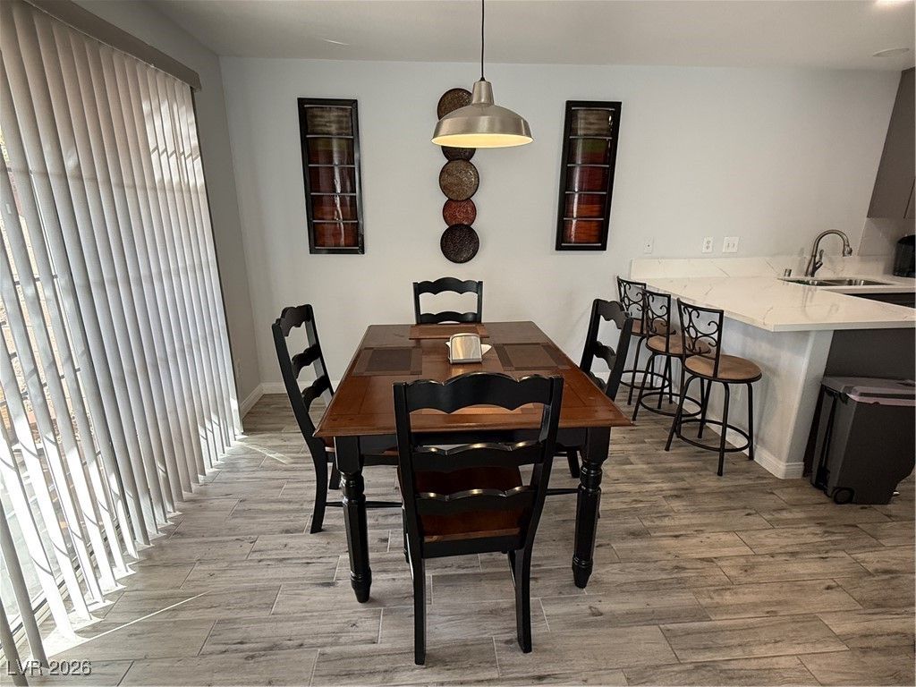 Image 7 of property listing at 10195 Tree Bark Street, Las Vegas, NV 89183