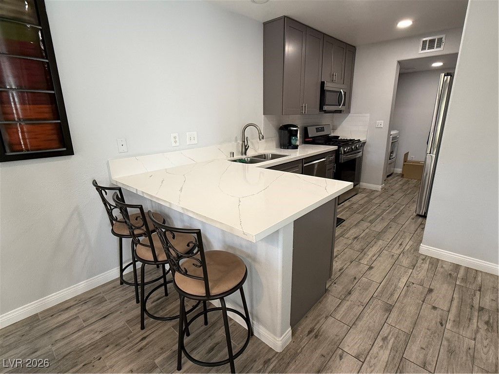 Image 8 of property listing at 10195 Tree Bark Street, Las Vegas, NV 89183