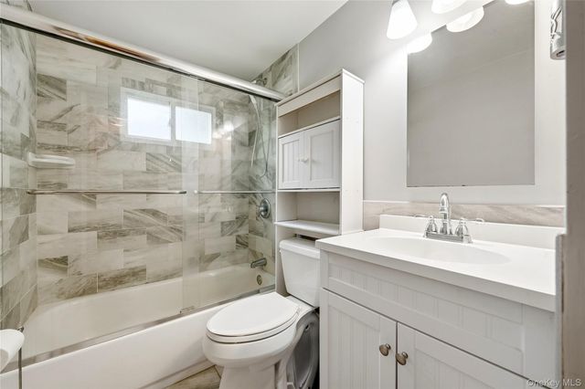 29 Suffolk Road A, Massapequa, NY 11758