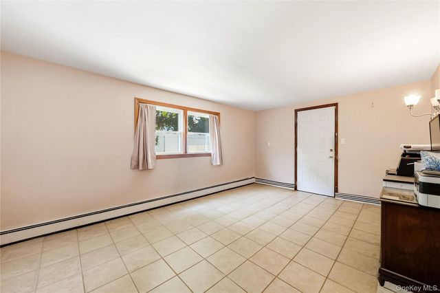 29 Suffolk Road A, Massapequa, NY 11758