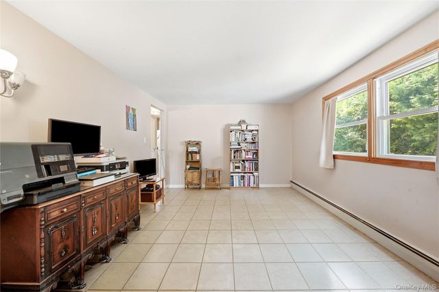 29 Suffolk Road A, Massapequa, NY 11758