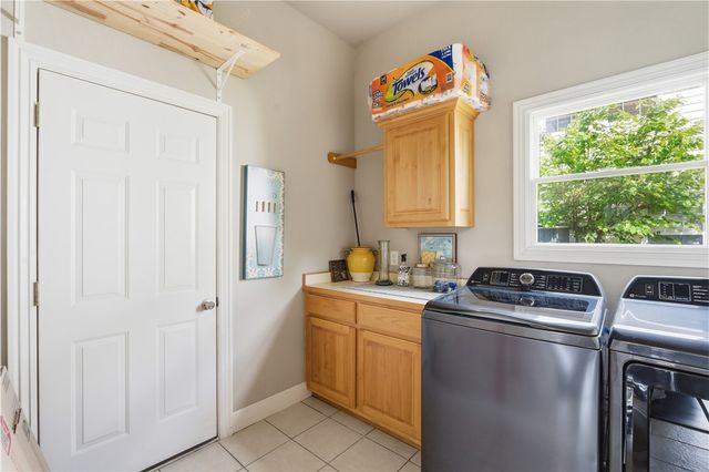 901 NE Arleta Gardens, Bentonville, AR 72712