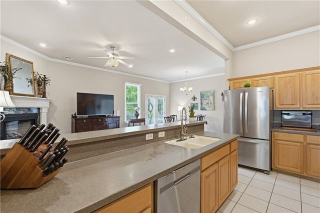 901 NE Arleta Gardens, Bentonville, AR 72712