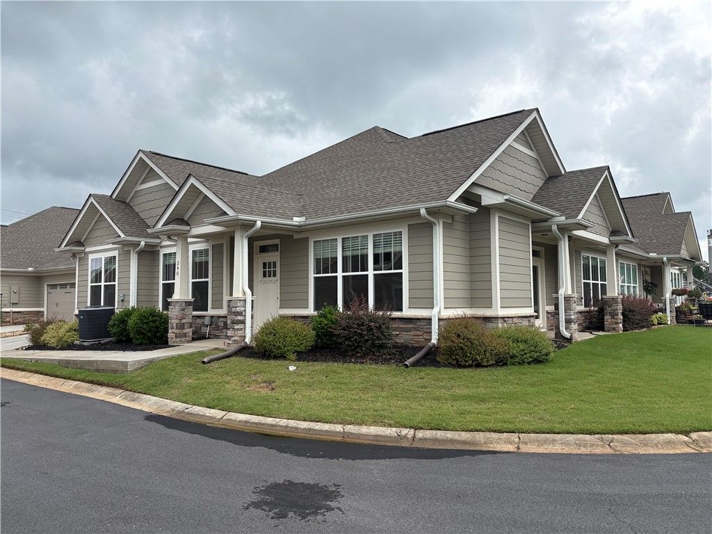 240 Meridian Way, Seneca, SC 29672