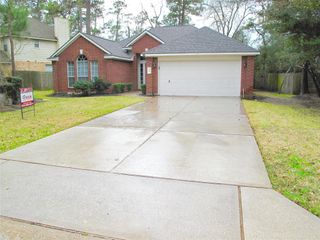 206 N Wynnoak Circle, The Woodlands, TX 77382