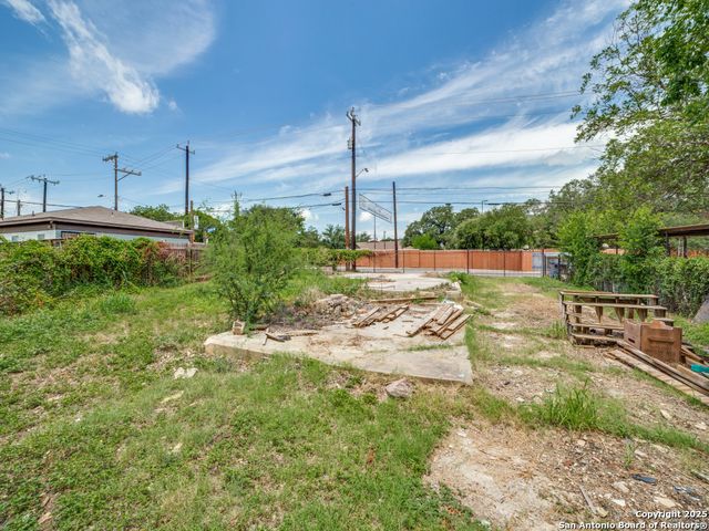 624 S Walters, San Antonio, TX 78203