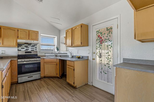 432 VON BARGEN Drive, Horizon City, TX 79928