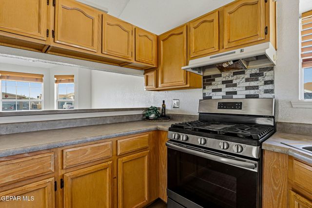 432 VON BARGEN Drive, Horizon City, TX 79928