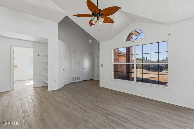 432 VON BARGEN Drive, Horizon City, TX 79928