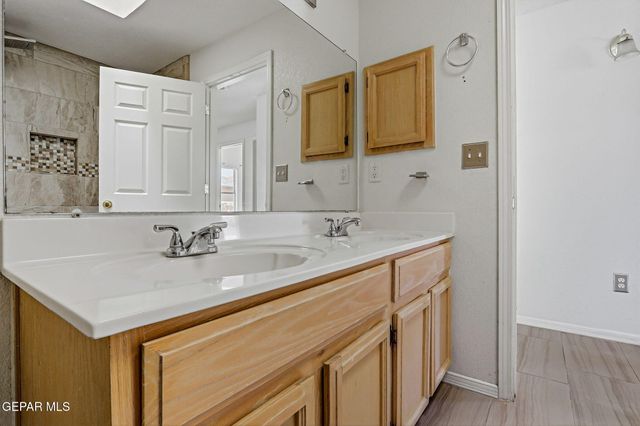 432 VON BARGEN Drive, Horizon City, TX 79928