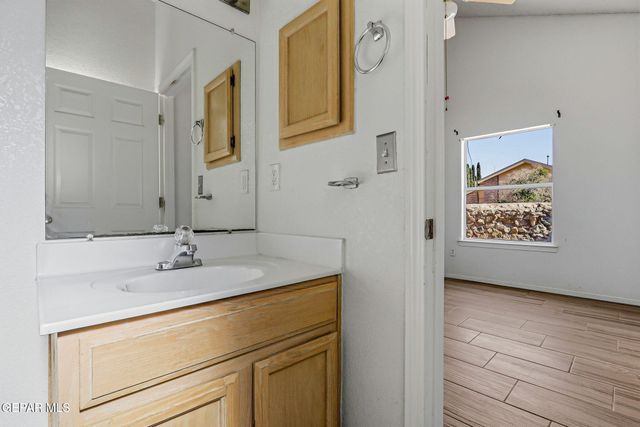 432 VON BARGEN Drive, Horizon City, TX 79928