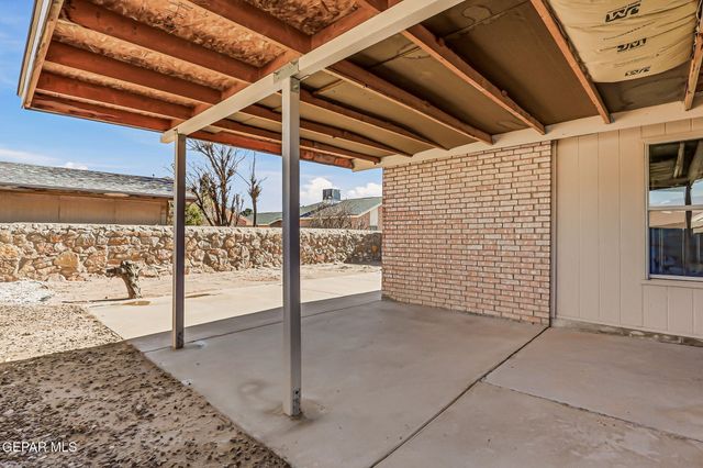 432 VON BARGEN Drive, Horizon City, TX 79928