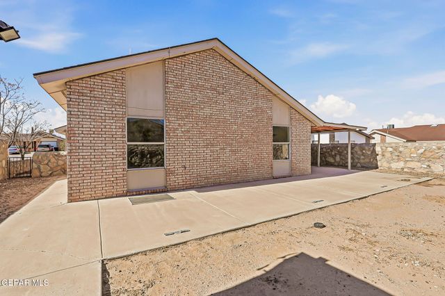 432 VON BARGEN Drive, Horizon City, TX 79928