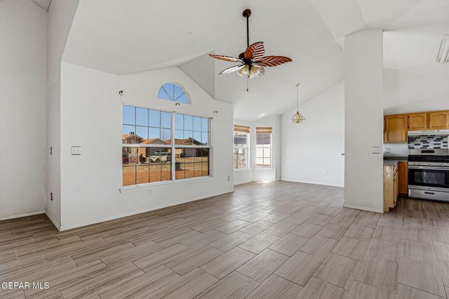 432 VON BARGEN Drive, Horizon City, TX 79928