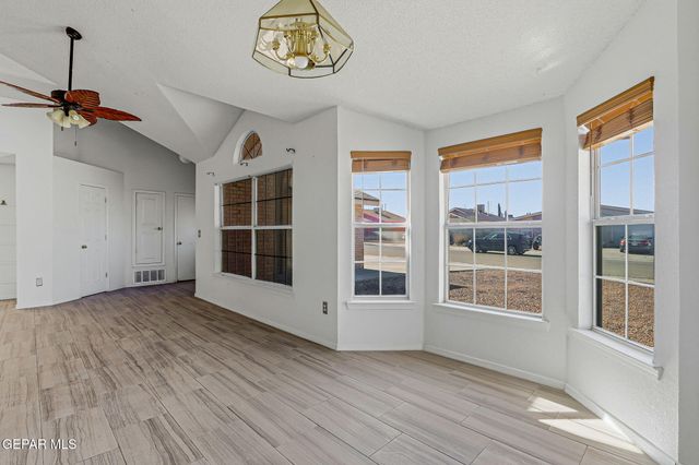 432 VON BARGEN Drive, Horizon City, TX 79928