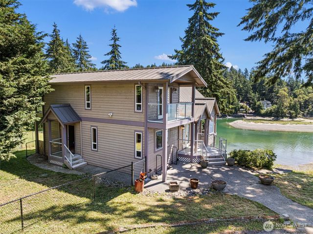 9012 146th Avenue NW, Lakebay, WA 98349