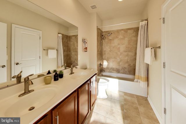 5724 45TH AVE, Hyattsville, MD 20781