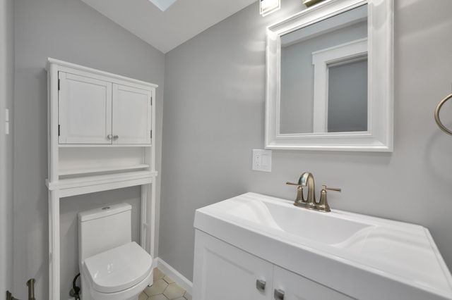 245 Wareham Rd, Marion, MA 02738