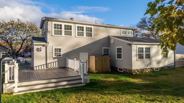 245 Wareham Rd, Marion, MA 02738