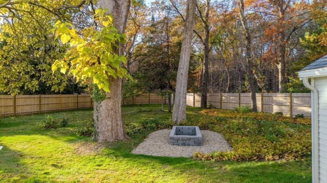 245 Wareham Rd, Marion, MA 02738