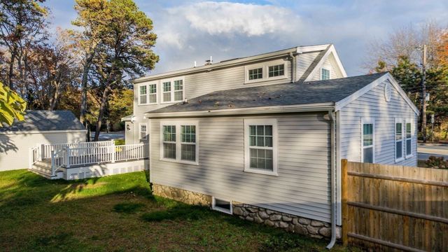 245 Wareham Rd, Marion, MA 02738
