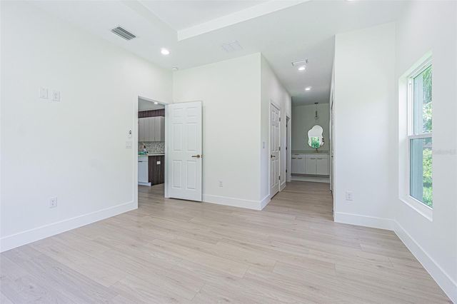 12680 N CENTRAL AVENUE, Tampa, FL 33612