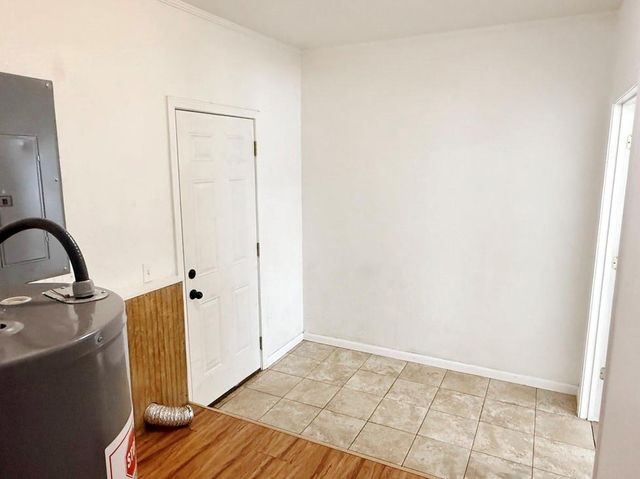 1013 N West Street, Nevada, MO 64772