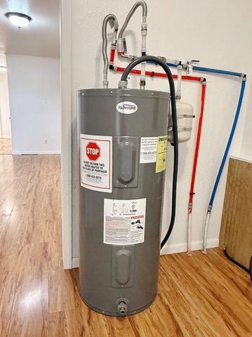 1013 N West Street, Nevada, MO 64772