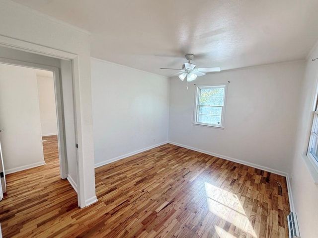 1013 N West Street, Nevada, MO 64772