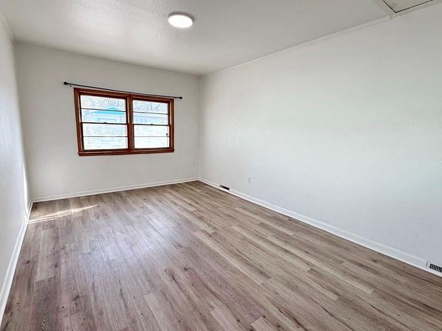 1013 N West Street, Nevada, MO 64772