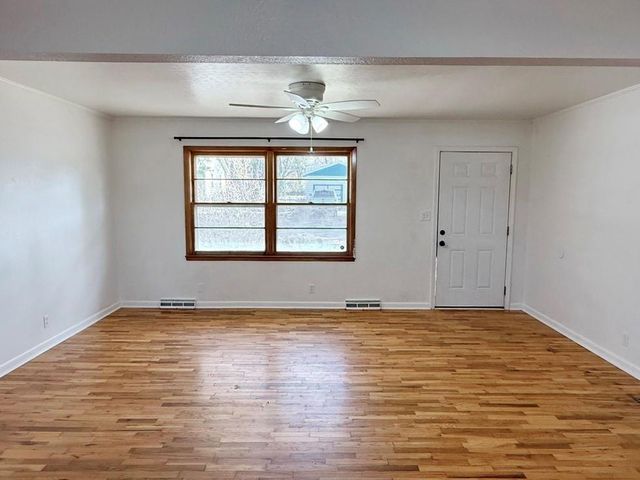 1013 N West Street, Nevada, MO 64772