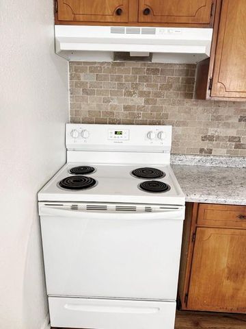 1013 N West Street, Nevada, MO 64772