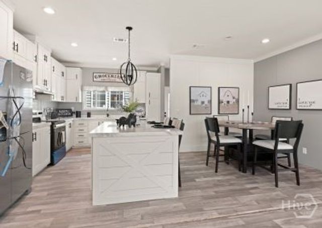 259 Islands Dr, Midway, GA 31320