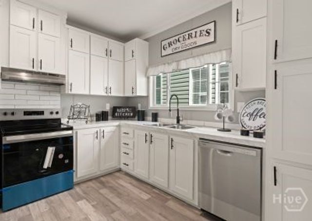 259 Islands Dr, Midway, GA 31320