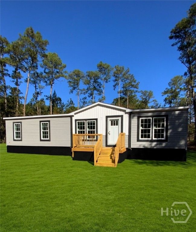 259 Islands Dr, Midway, GA 31320