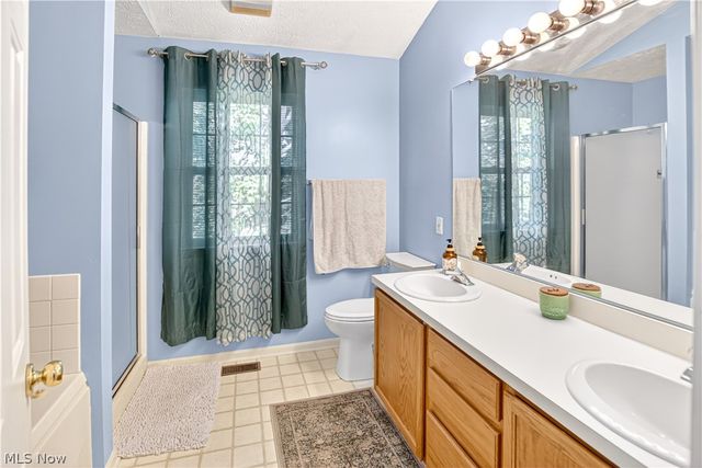 4267 Western Reserve Drive, Brunswick, OH 44212