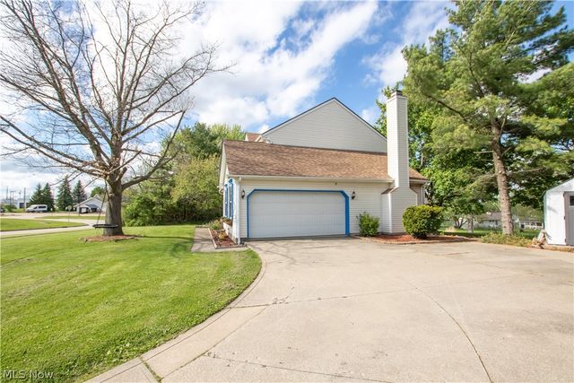 4267 Western Reserve Drive, Brunswick, OH 44212