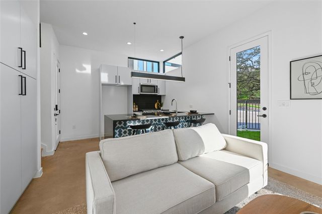 219 Lessin LN 15, Austin, TX 78704