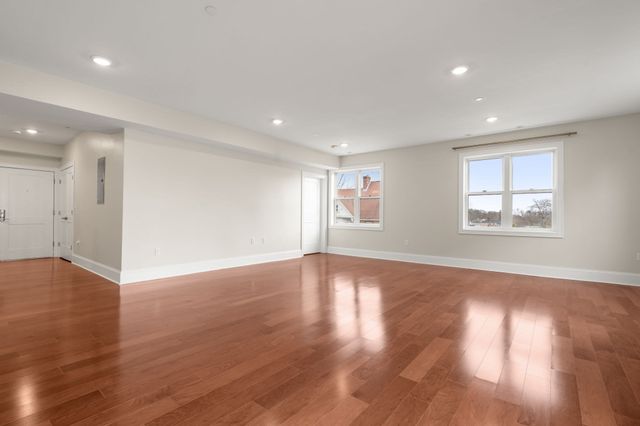 32 Gilson Rd 3, Quincy, MA 02169